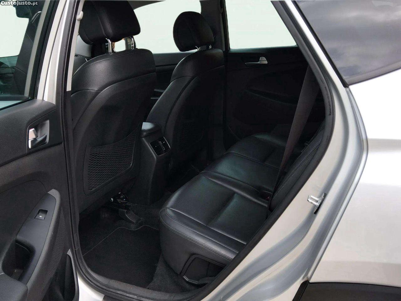 Hyundai Tucson 1.7 CRDi Premium DCT — fotografia 3