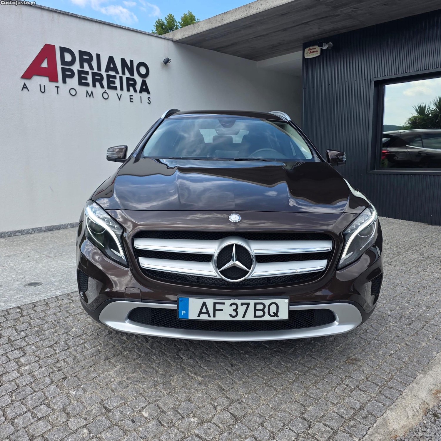 Mercedes-Benz GLA 180 CDI Urban Aut. — fotografia 14