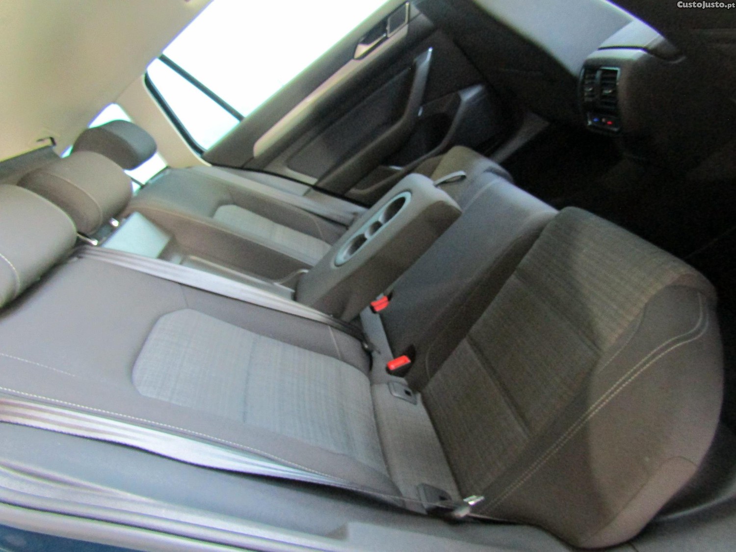 Volkswagen Passat 2.0 TDI Business Package DSG — fotografia 2