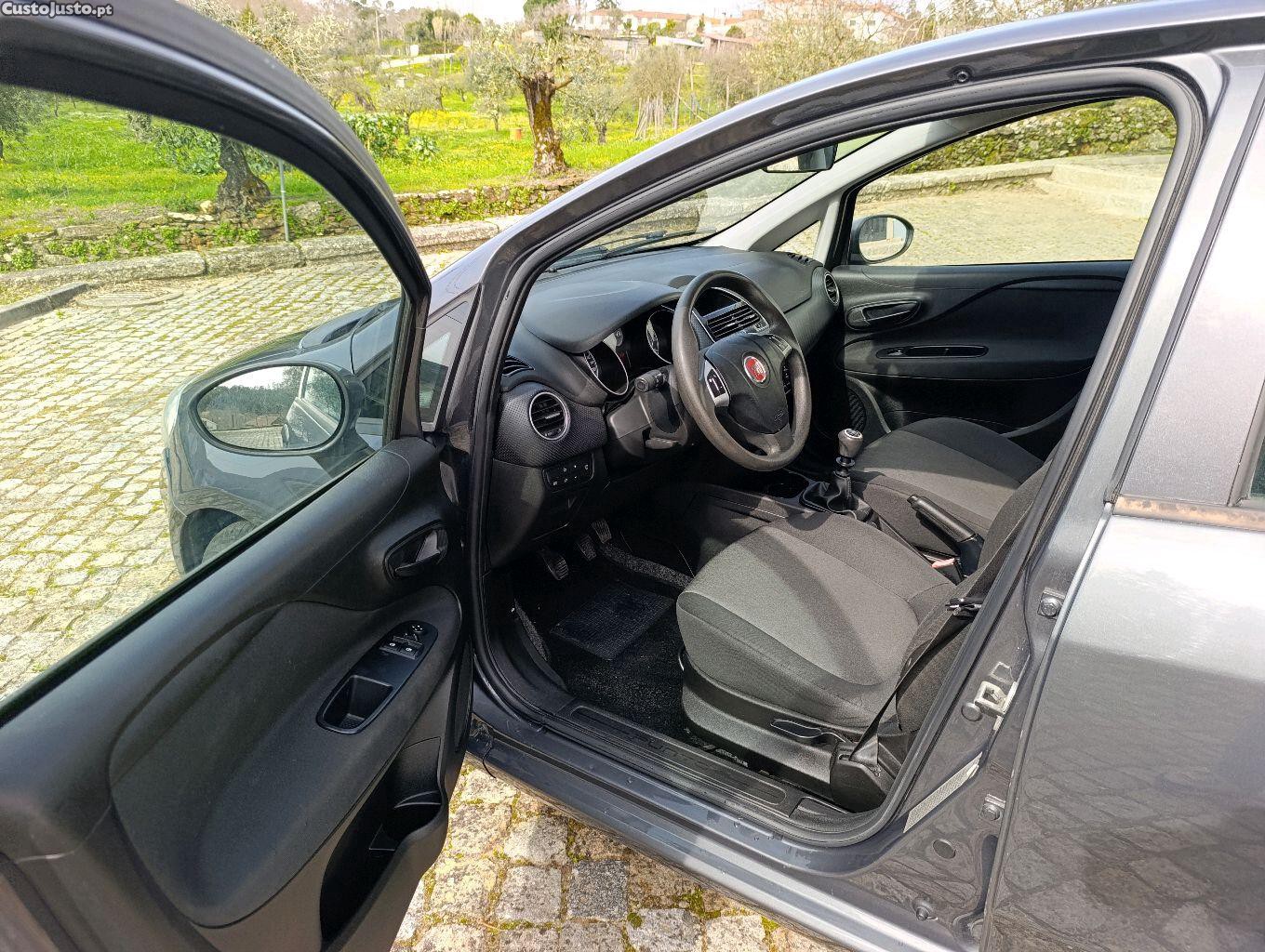 Fiat Punto 1.2i — fotografia 5