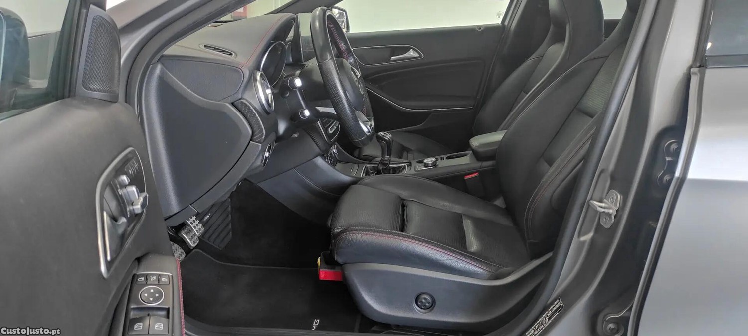 Mercedes-Benz A 180 d AMG Line — fotografia 16