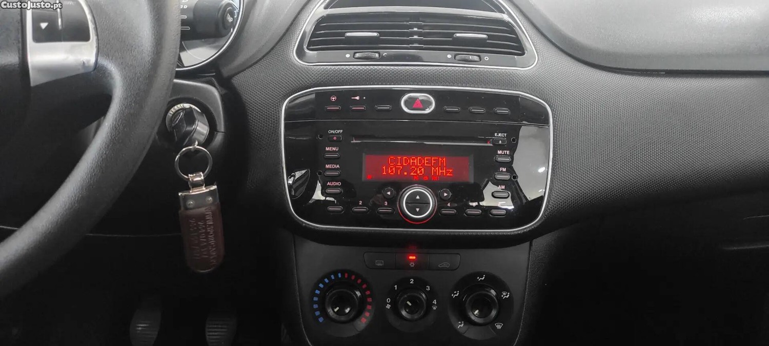 Fiat Punto 1.2 Young S&S — fotografia 5