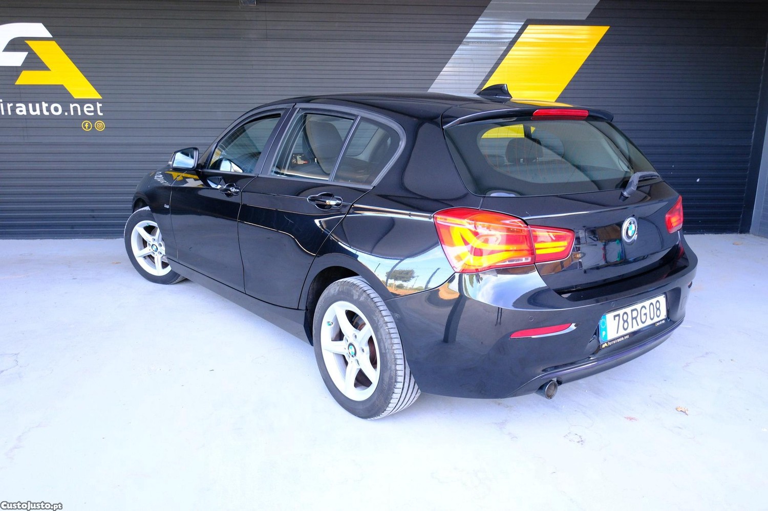 BMW 116 d Line Sport Auto — fotografia 24