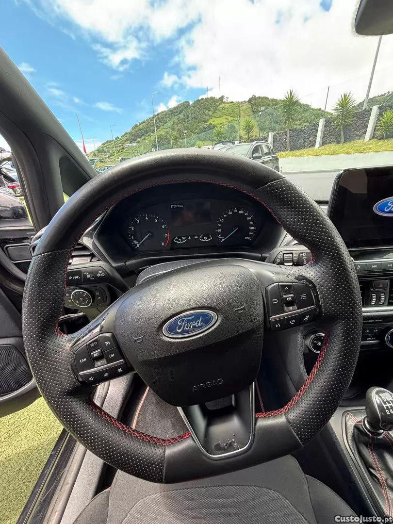 Ford Fiesta 1.0 ecoboost st-line — fotografia 5