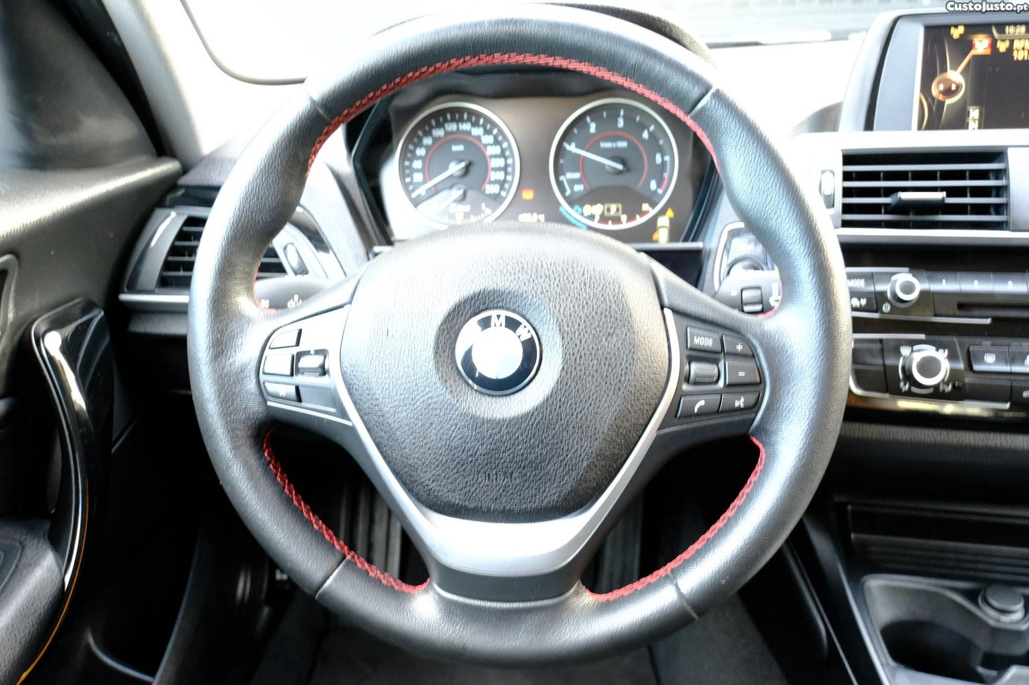 BMW 116 d Line Sport Auto — fotografia 11