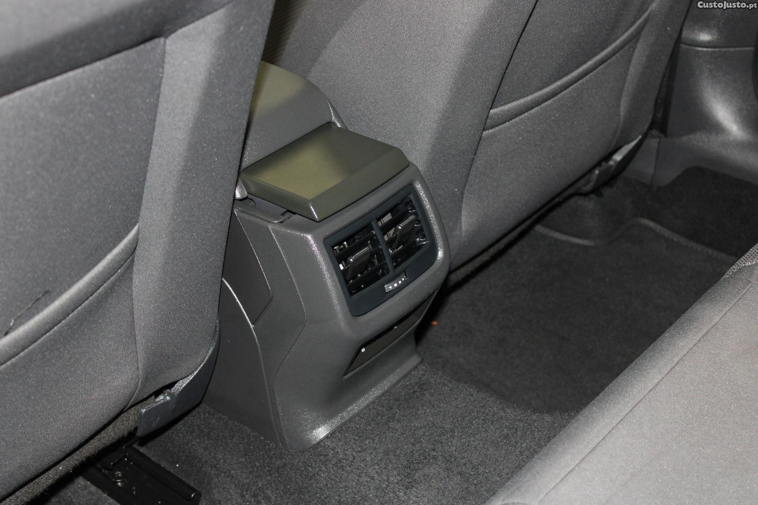 SEAT Leon ST 1.6 TDI STYLE — fotografia 6