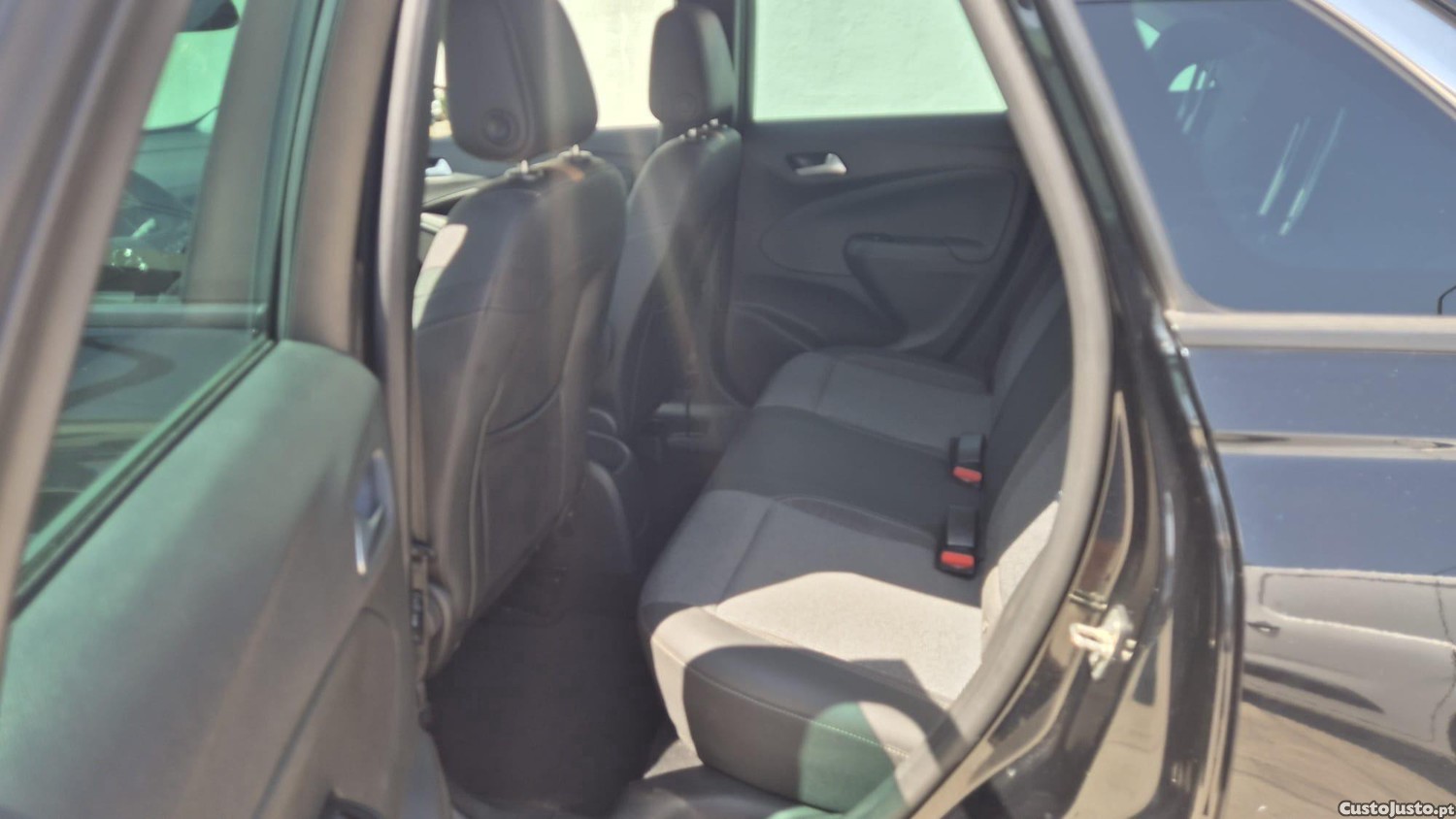 Opel Crossland 1.2 T Business Edition — fotografia 2
