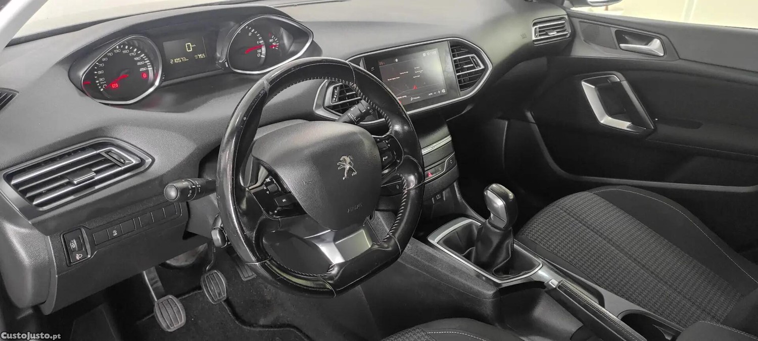 Peugeot 308 1.6 BlueHDi Style — fotografia 27