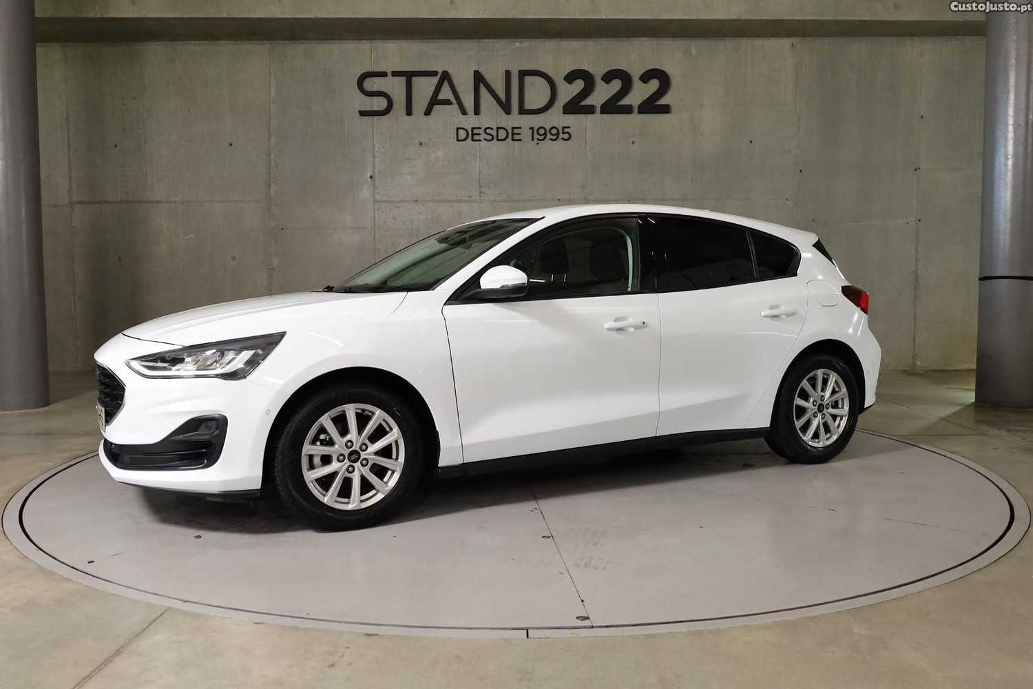 Ford Focus 1.0 EcoBoost MHEV Connected — fotografia 17