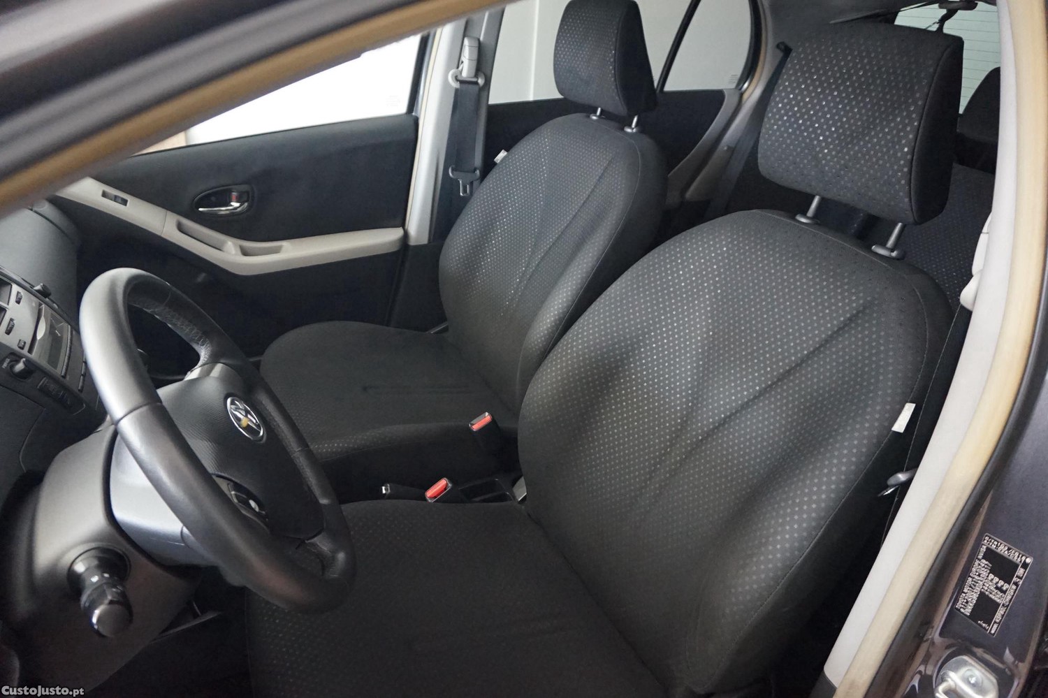 Toyota Yaris 1.0 — fotografia 5