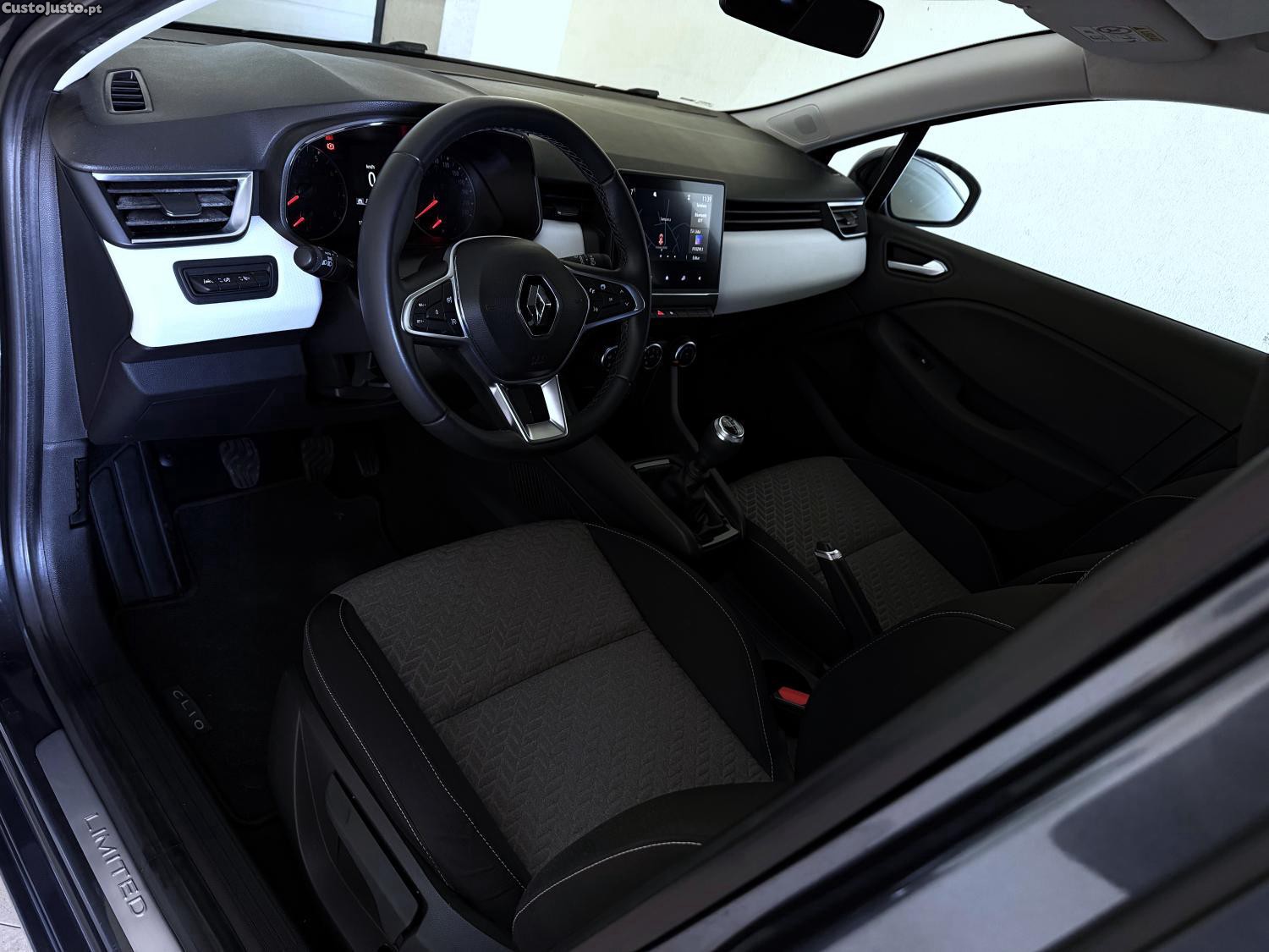 Renault Clio TCe 90 Limited — fotografia 15