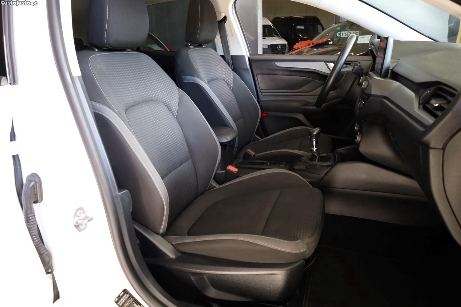 Ford Focus 1.0 EcoBoost MHEV Connected — fotografia 2
