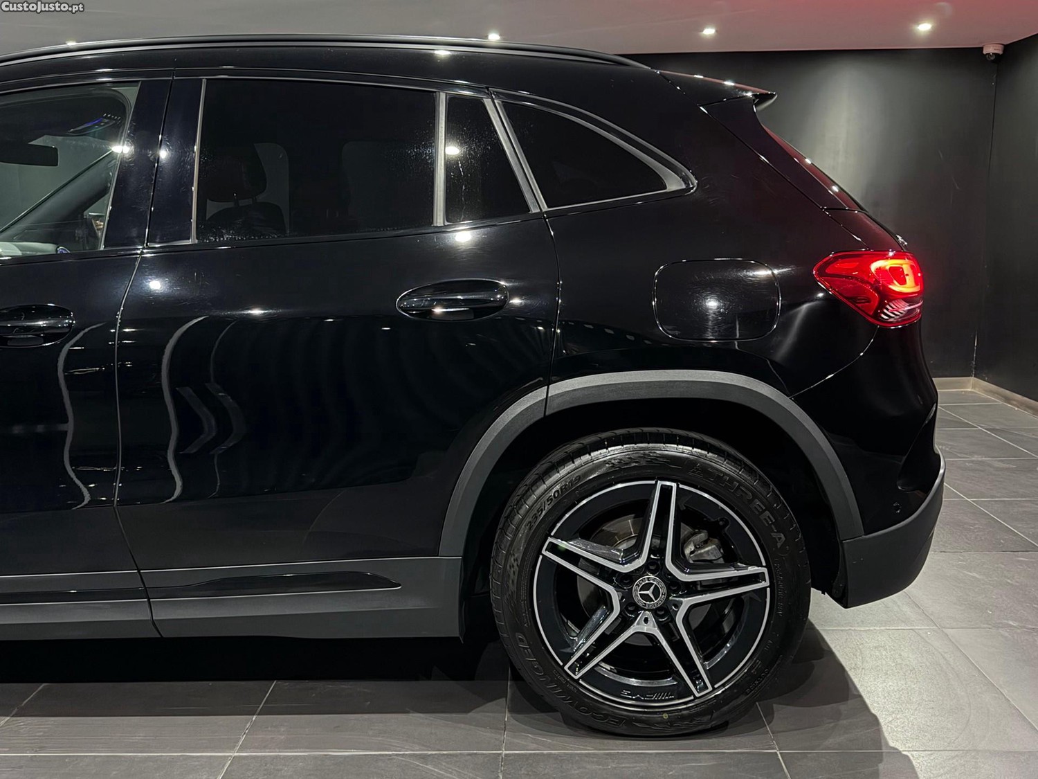 Mercedes-Benz GLA 250 e 8G-DCT AMG Line — fotografia 21