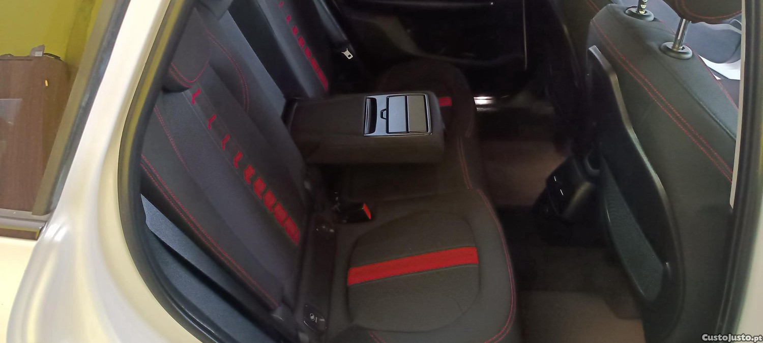 BMW 218 Active Tourer SPORT LINE — fotografia 4