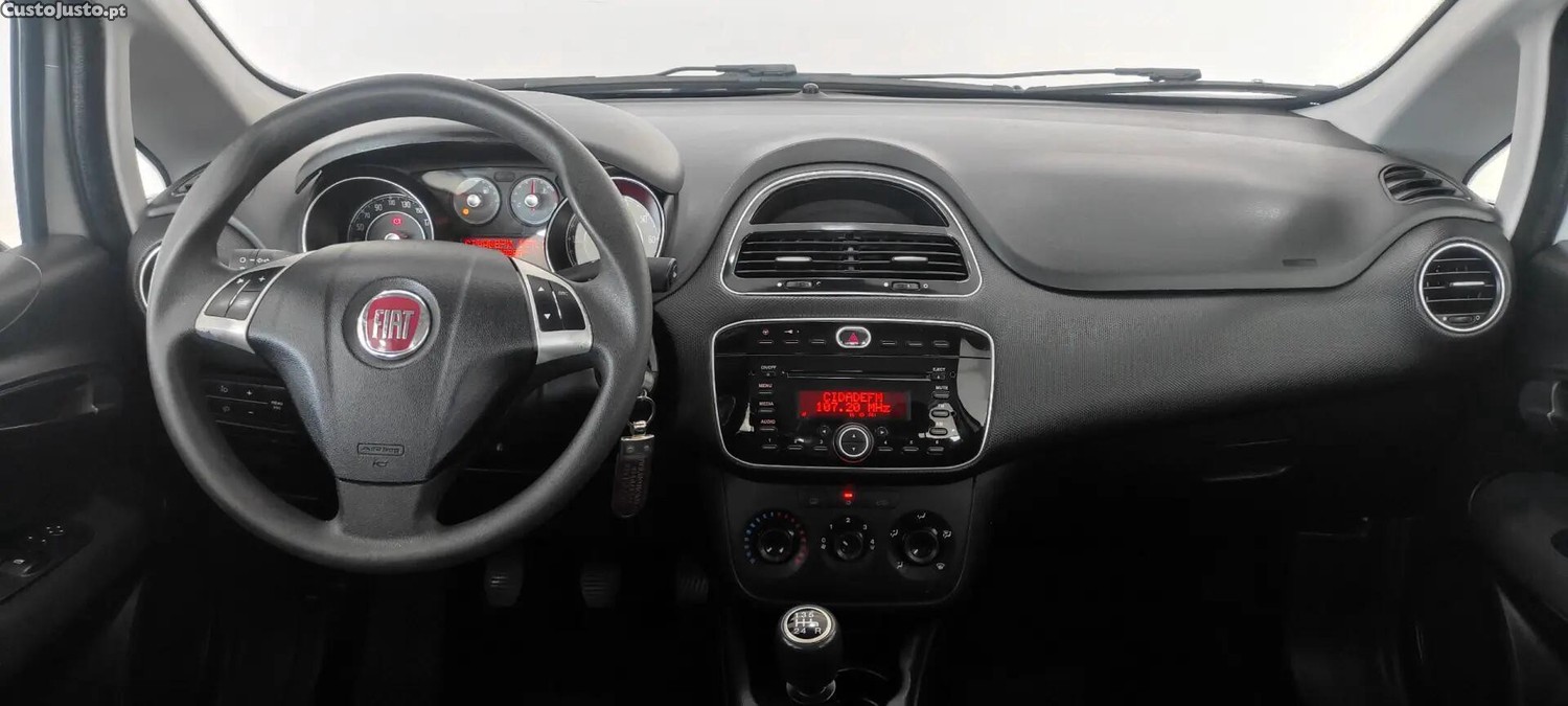 Fiat Punto 1.2 Young S&S — fotografia 24