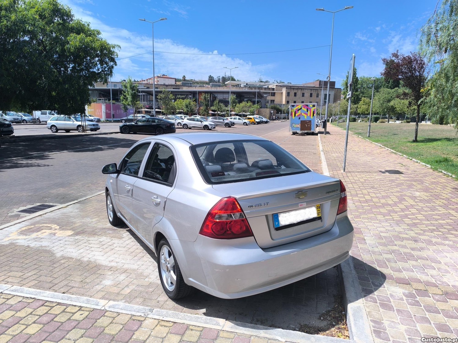Chevrolet Aveo 1.4 Gasolina de 94 cavalos — fotografia 10