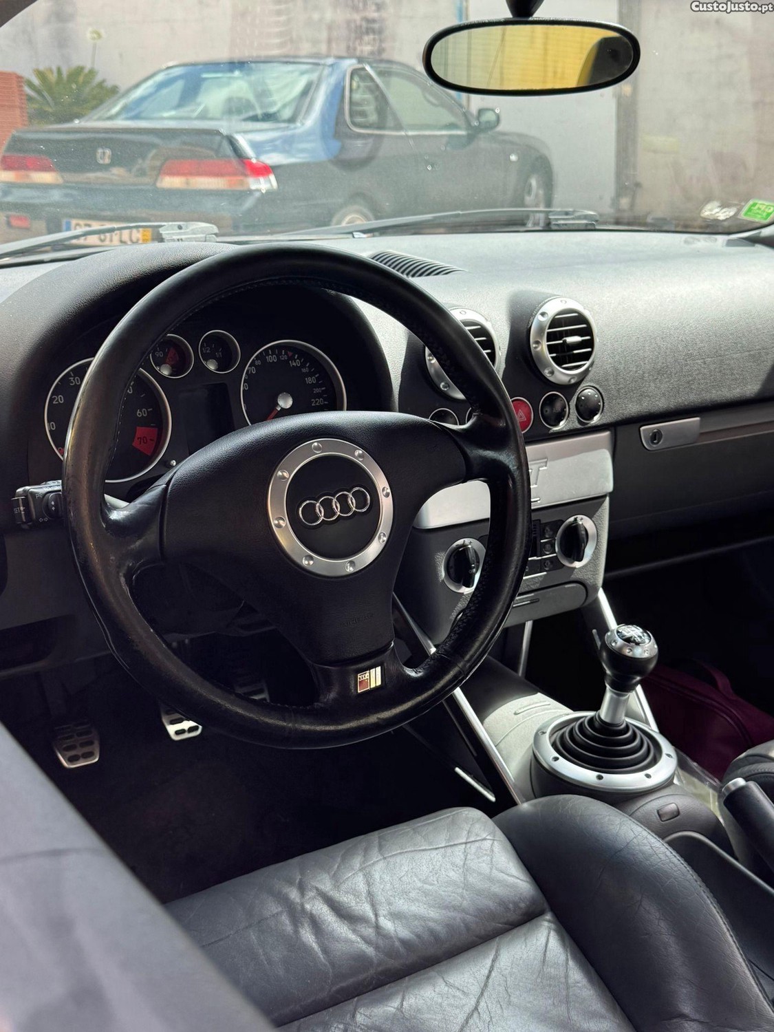 Audi TT 1.8 turbo — fotografia 2