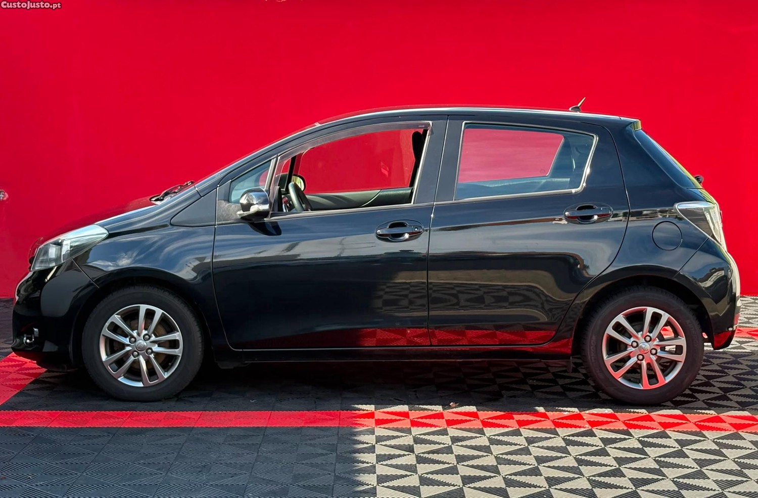 Toyota Yaris 1.0 VVT-I — fotografia 3