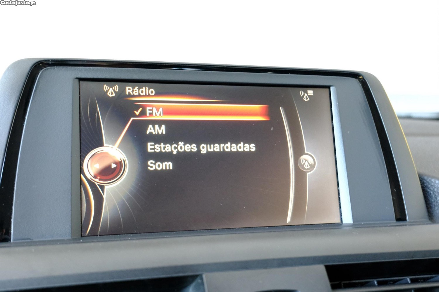 BMW 116 d Line Sport Auto — fotografia 4