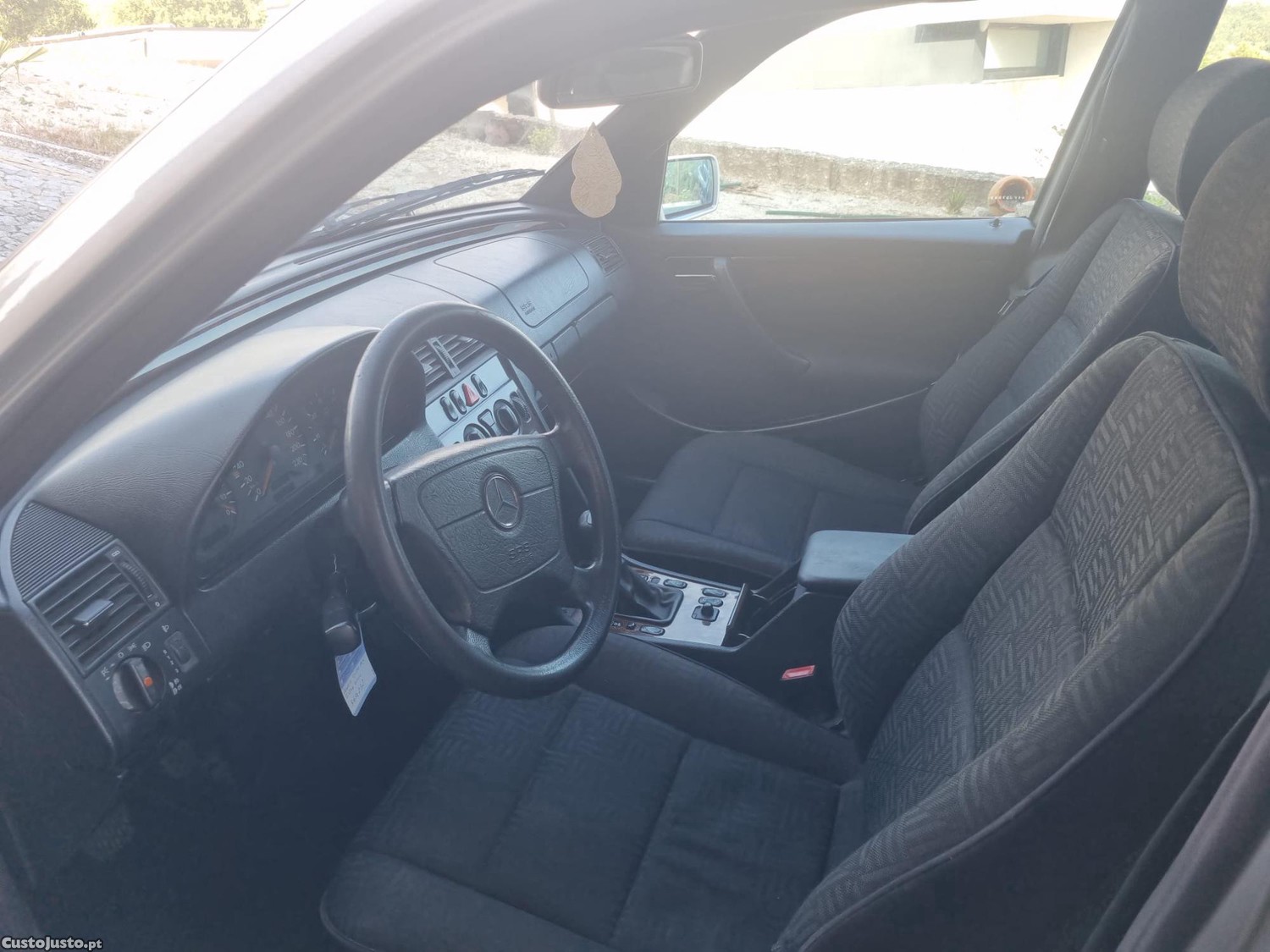 Mercedes-Benz C 300 c — fotografia 4
