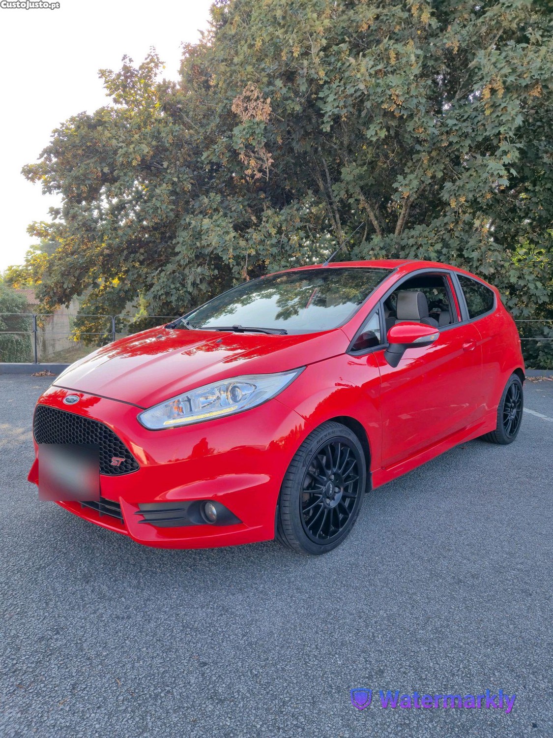 Ford Fiesta EcoBoost ST com pele desportiva — fotografia 10