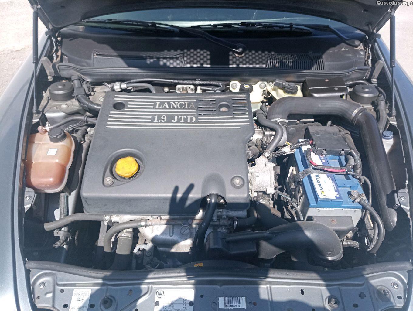 Lancia Lybra 1.9 jtd — fotografia 3