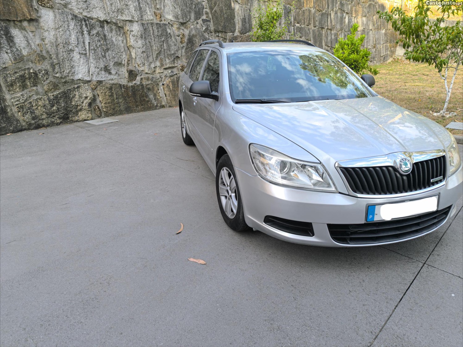 Skoda Octavia 1.6 TDI SW 105CV — fotografia 4
