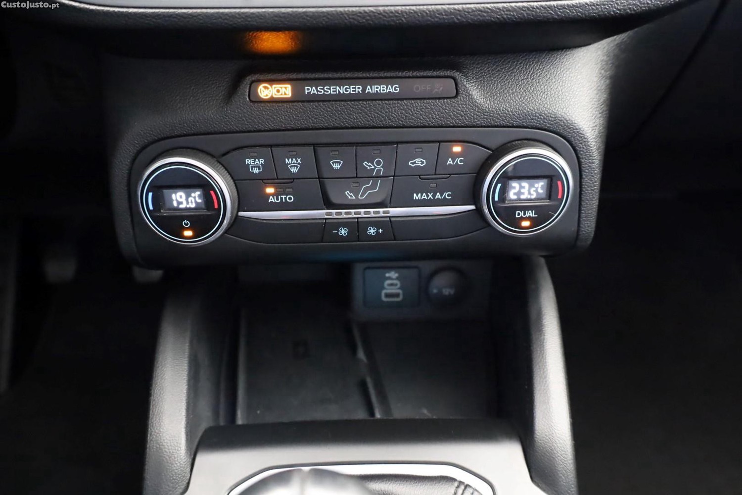 Ford Focus 1.0 EcoBoost MHEV Connected — fotografia 10