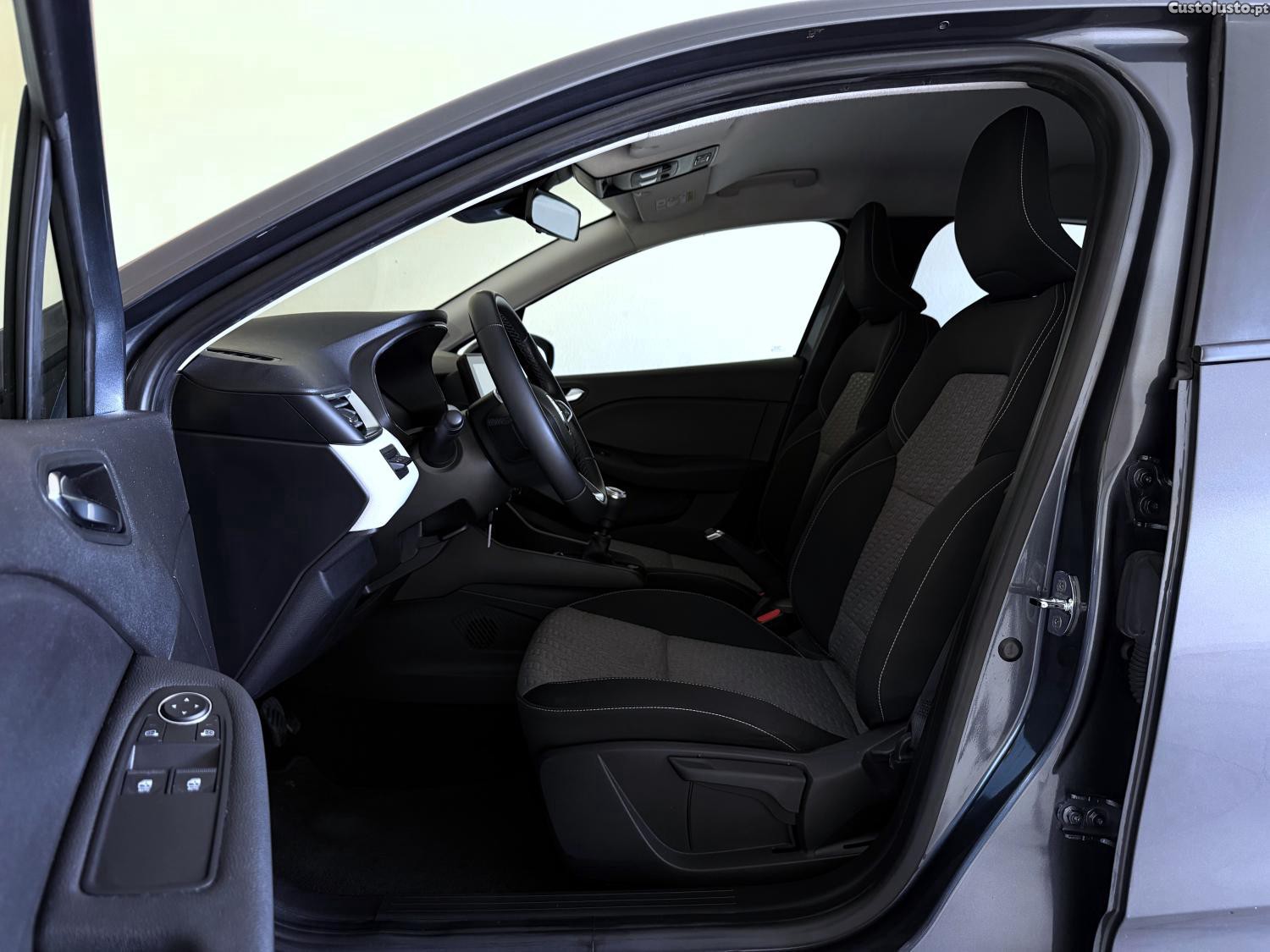 Renault Clio TCe 90 Limited — fotografia 14