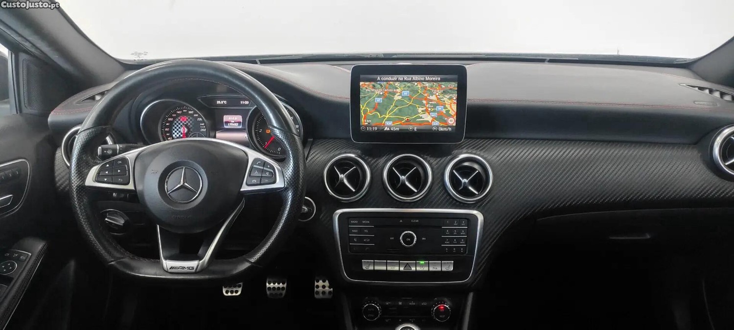 Mercedes-Benz A 180 d AMG Line — fotografia 8