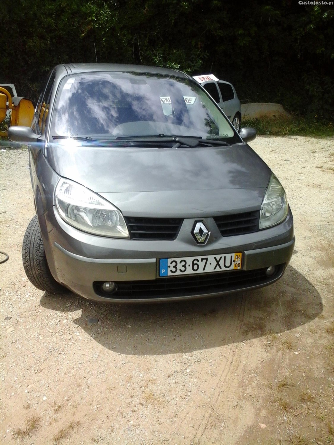 Renault Scénic 4 portas - 04 foto 3