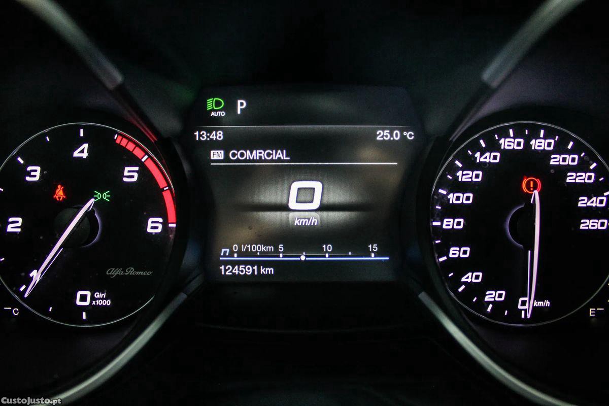 Alfa Romeo Stelvio 2.2 D Sprint AT8 — fotografia 2