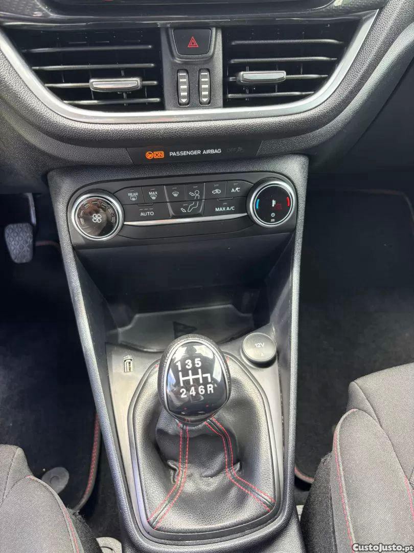 Ford Fiesta 1.0 ecoboost st-line — fotografia 3