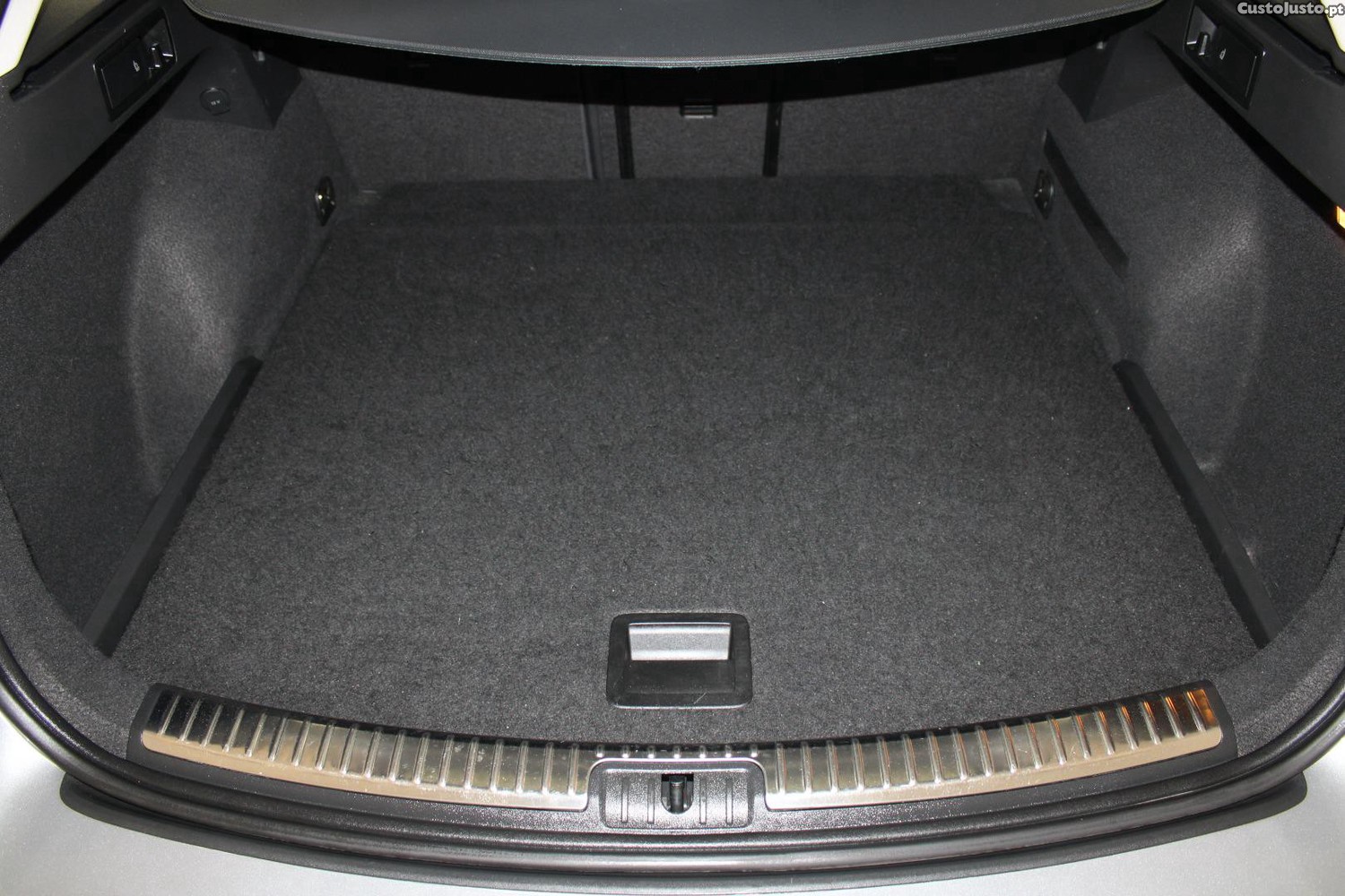 SEAT Leon ST 1.6 TDI STYLE — fotografia 4