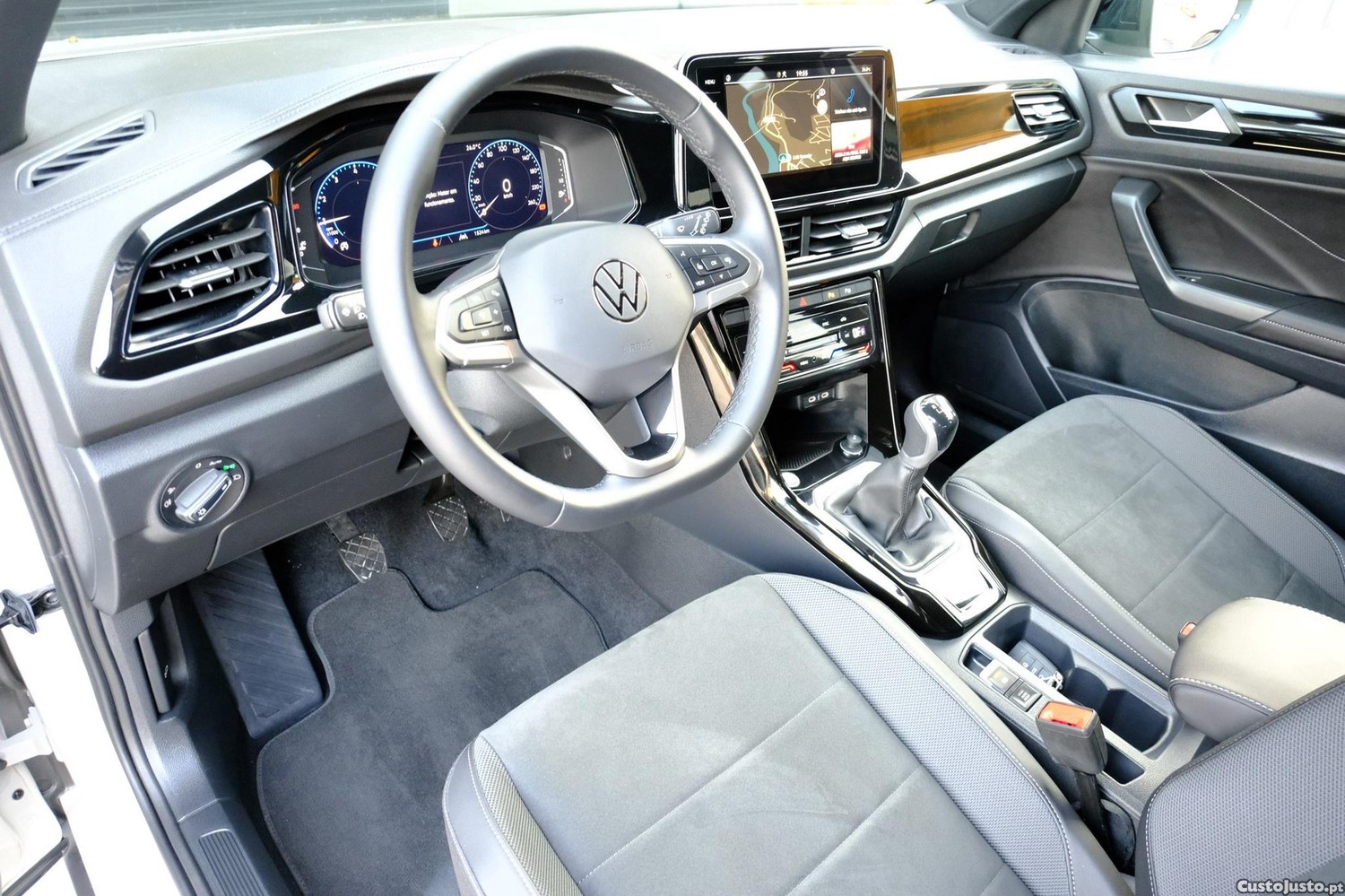 Volkswagen T-Roc 1.0 TSI Black Style — fotografia 19