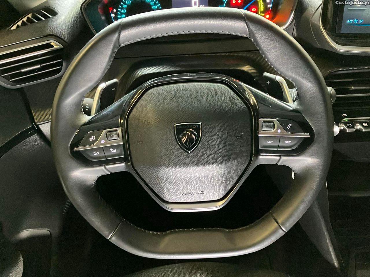 Peugeot 208 1.2 Hybrid Allure e-DCS6 — fotografia 13
