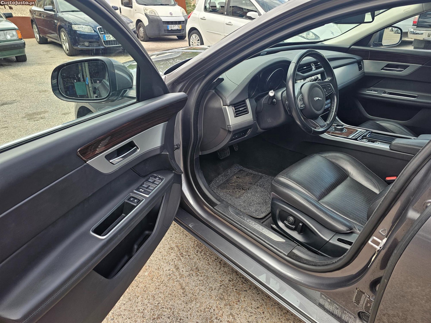 Jaguar XF 2.0 D PRESTIGE AUT — fotografia 7
