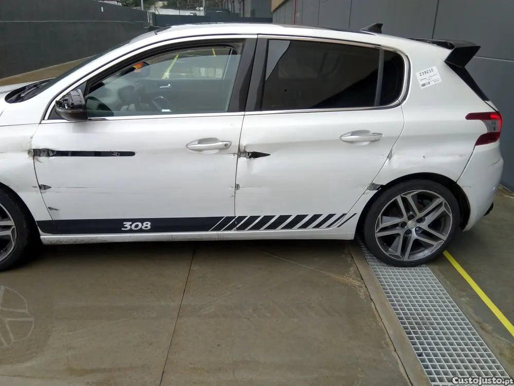 Peugeot 308 1.2 THP 130 (96 kW / 131 cv) [11.2013 - 06.2021] - 15 foto 3