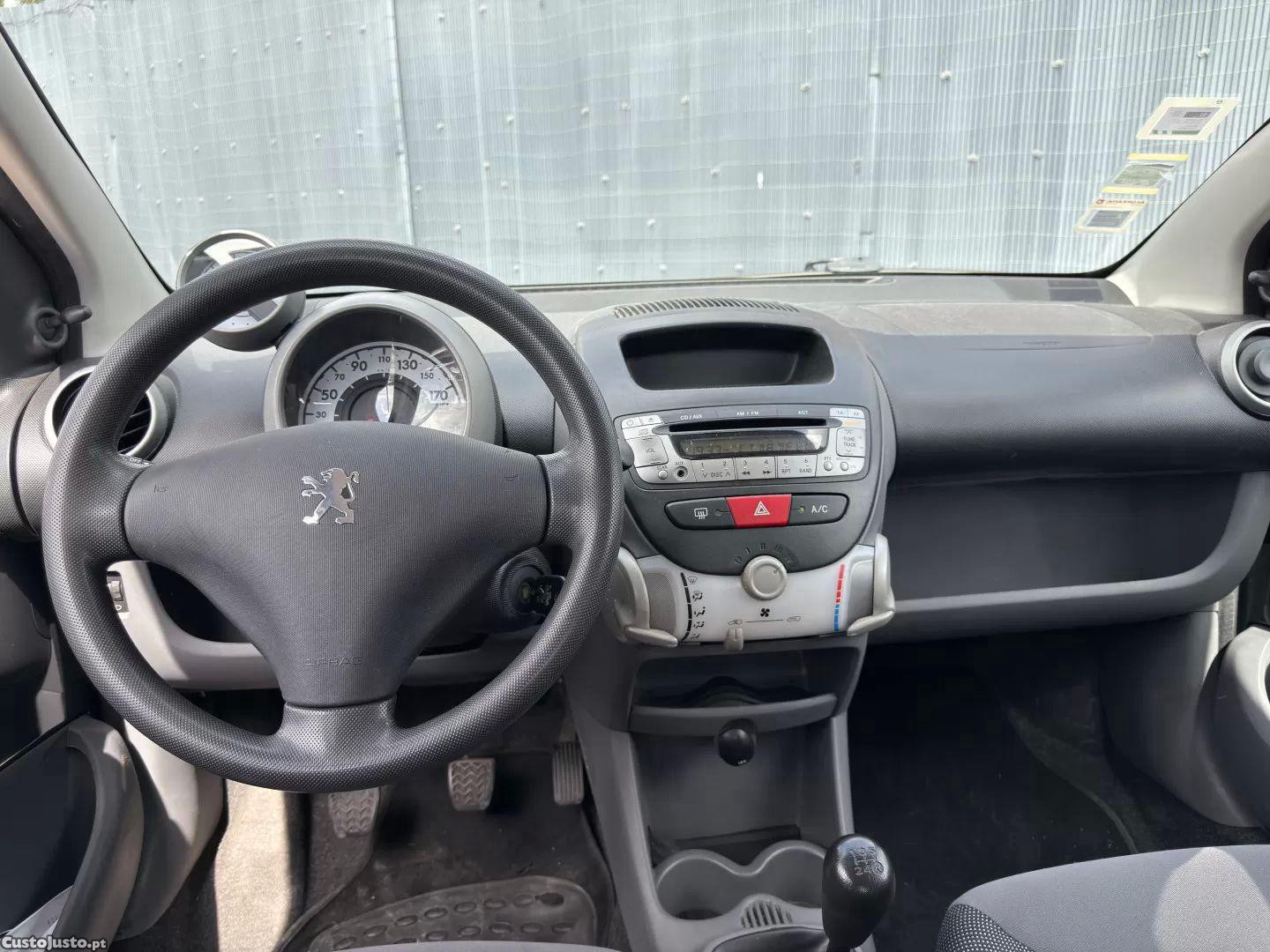 Peugeot 107 1.4 hdi trendy — fotografia 6
