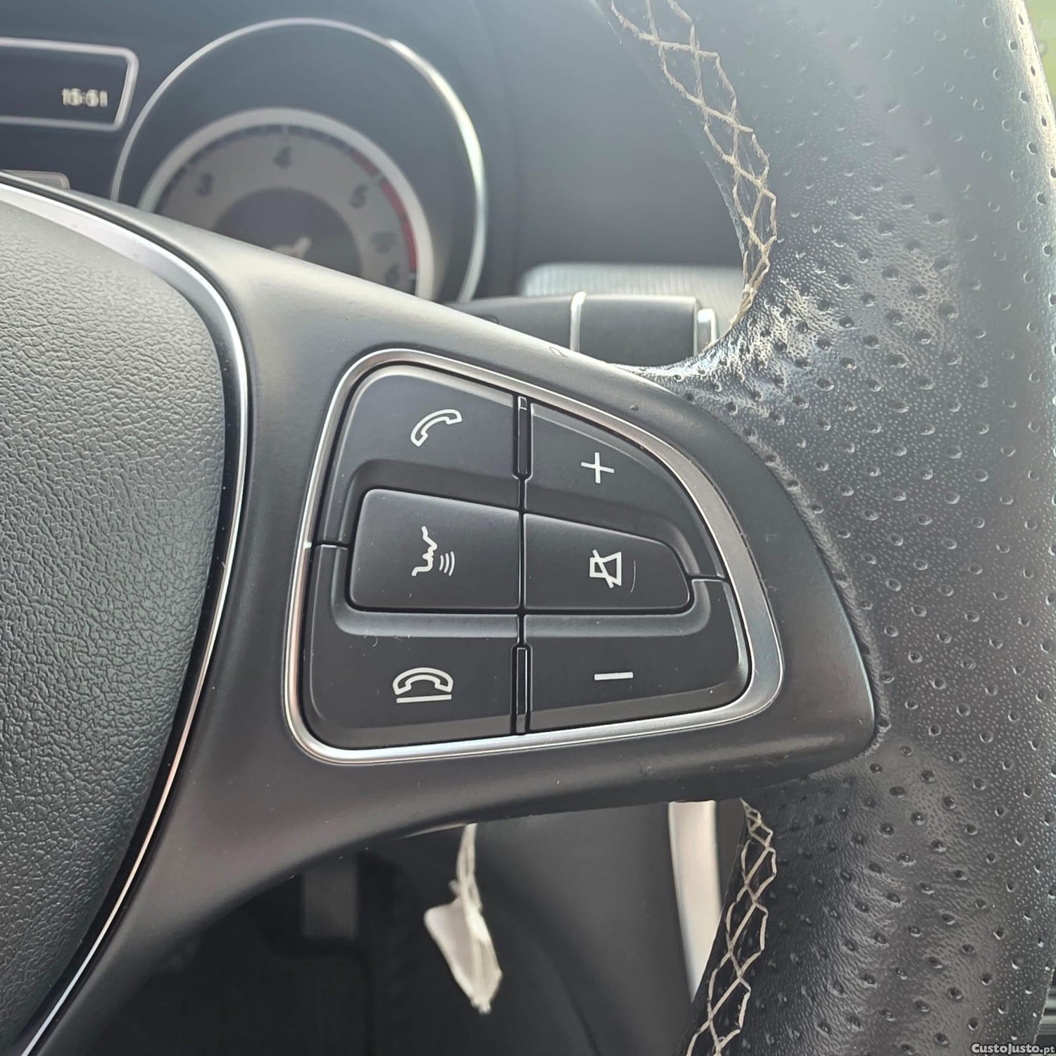Mercedes-Benz GLA 180 CDI Urban Aut. — fotografia 9