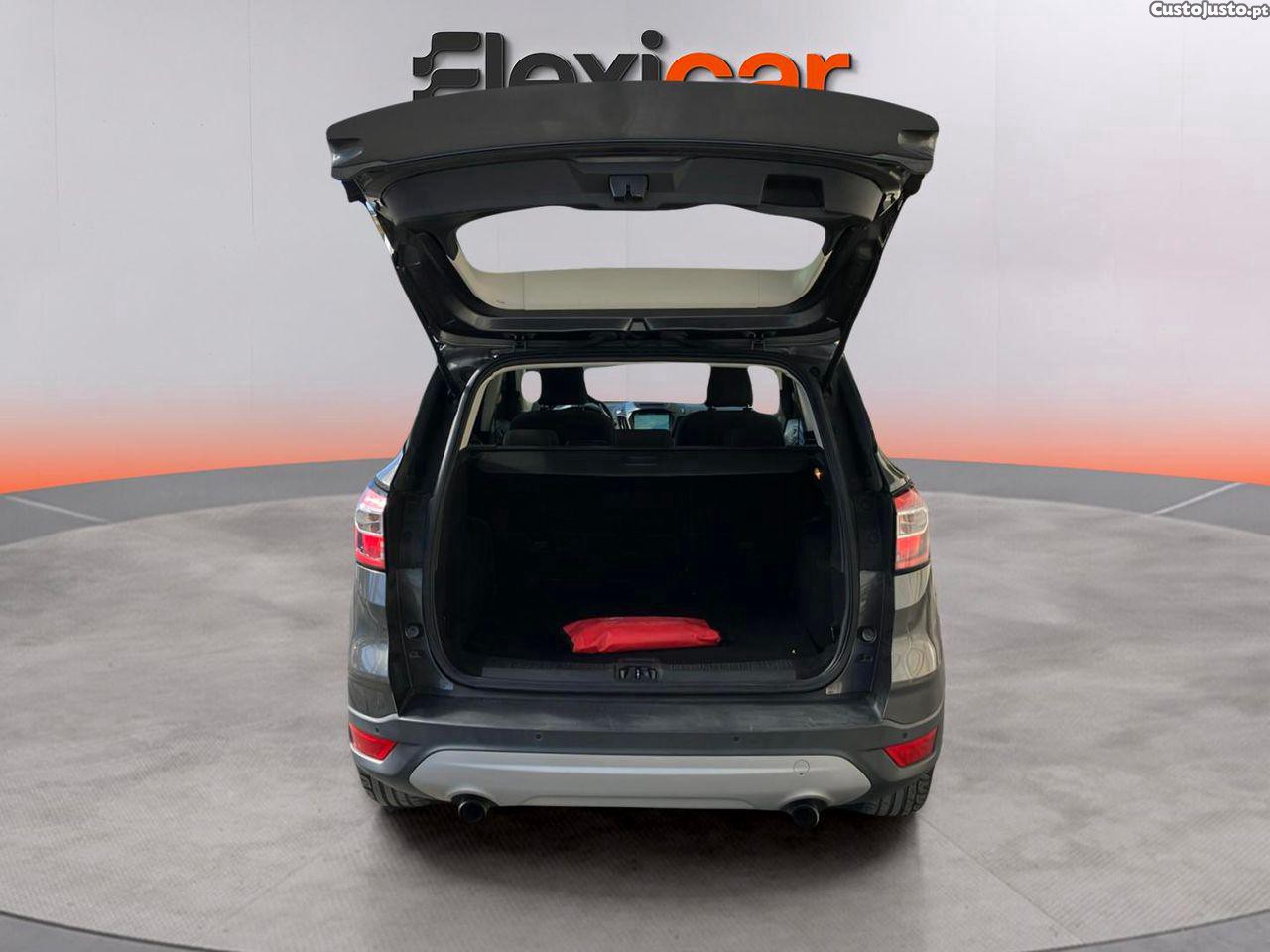 Ford Kuga 1.5 TDCi Titanium — fotografia 12