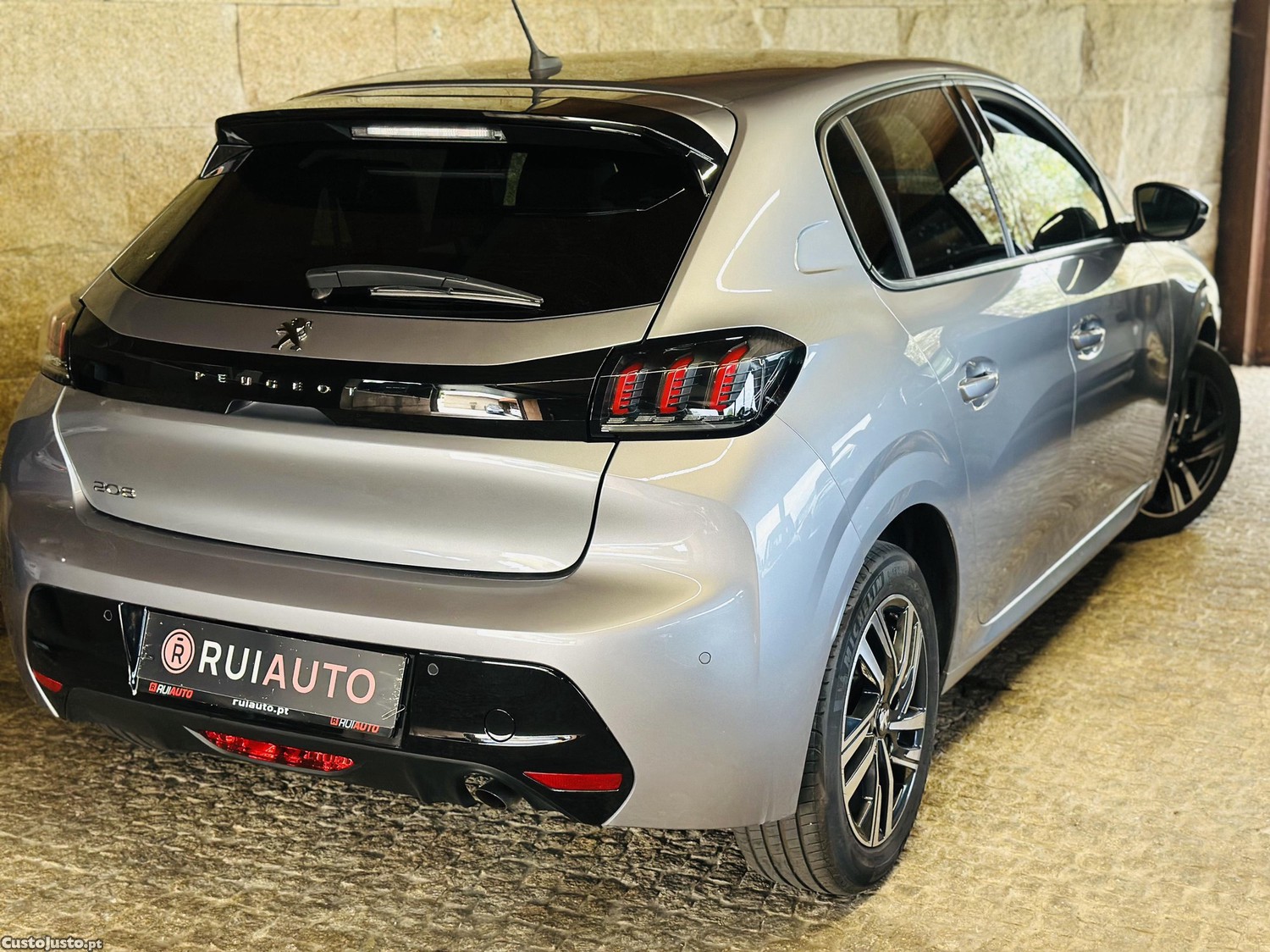 Peugeot 208 1.2 Allure — fotografia 8