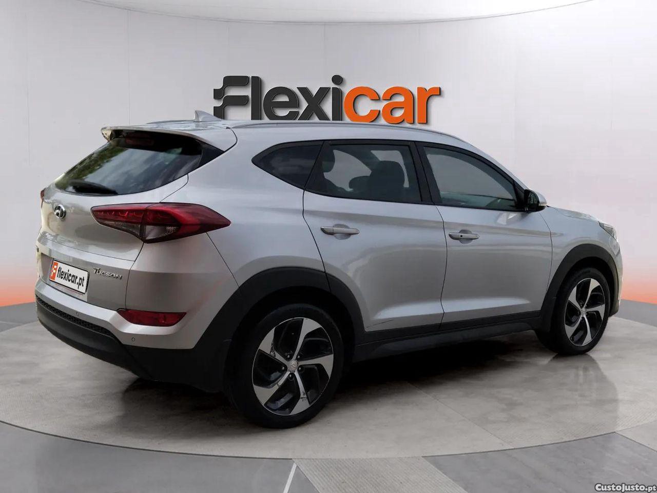 Hyundai Tucson 1.7 CRDi Premium DCT — fotografia 10