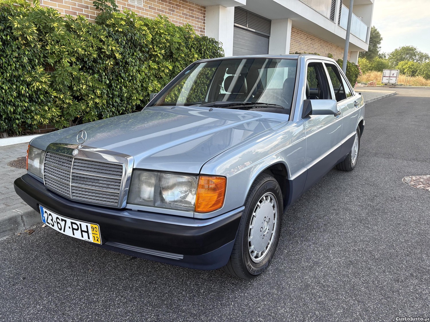 Mercedes-Benz 190 E 2.3 8v — fotografia 10