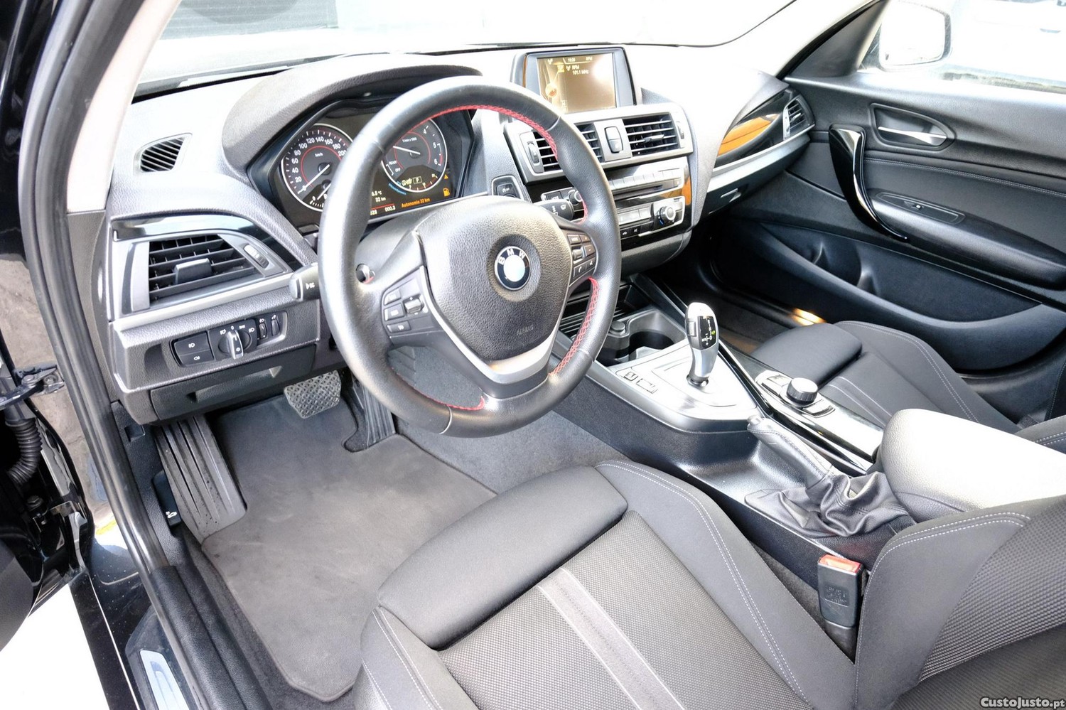 BMW 116 d Line Sport Auto — fotografia 18