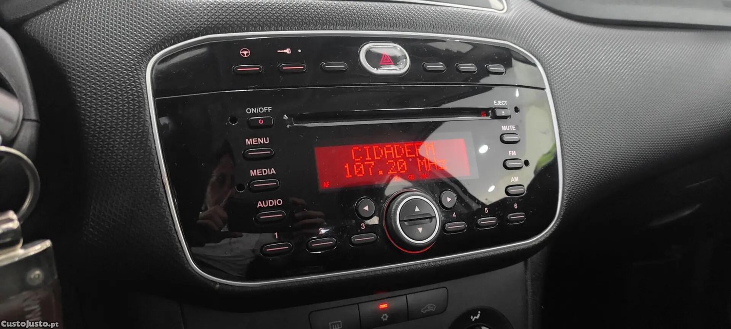 Fiat Punto 1.2 Young S&S — fotografia 3