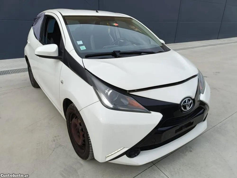 Toyota Aygo 1.0 (KGB40) (51 kW / 69 cv) [05.2014 - ...] - 17 — photo 2
