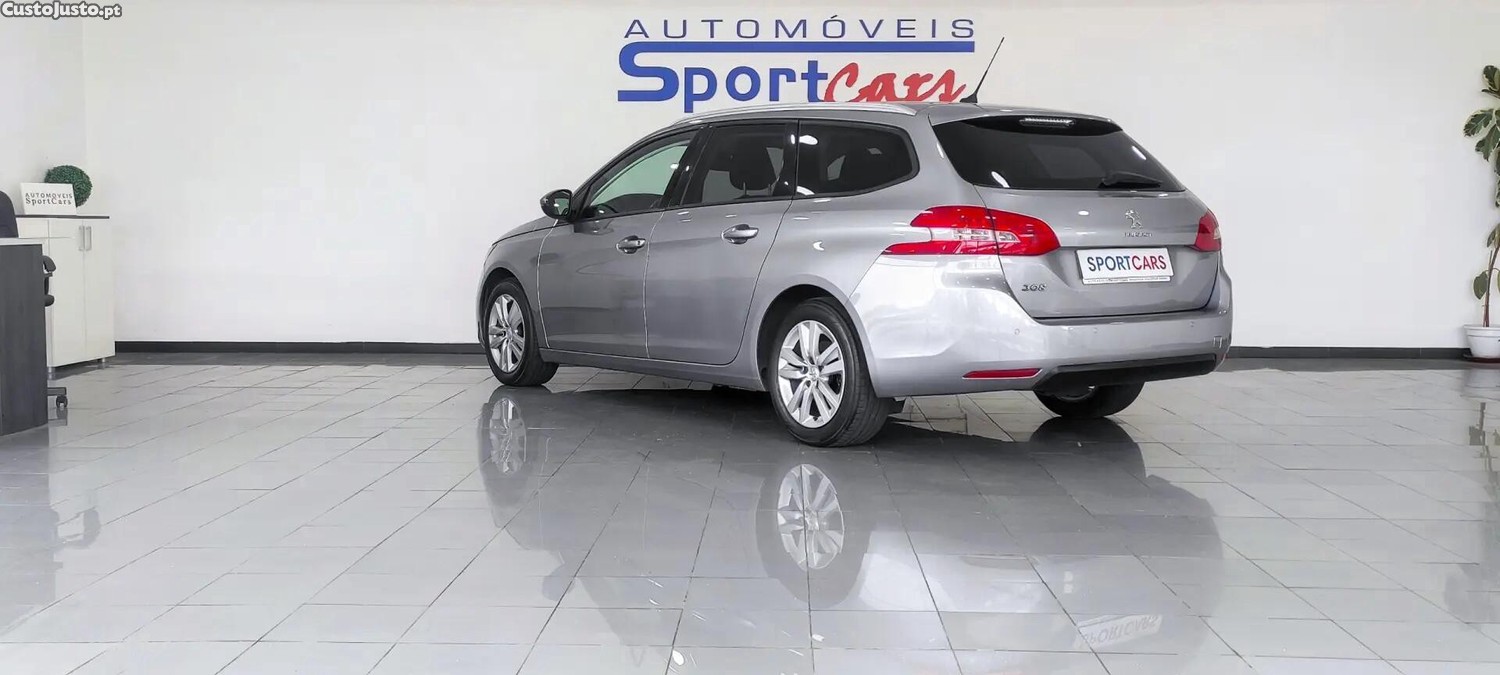 Peugeot 308 1.6 BlueHDi Style — fotografia 18