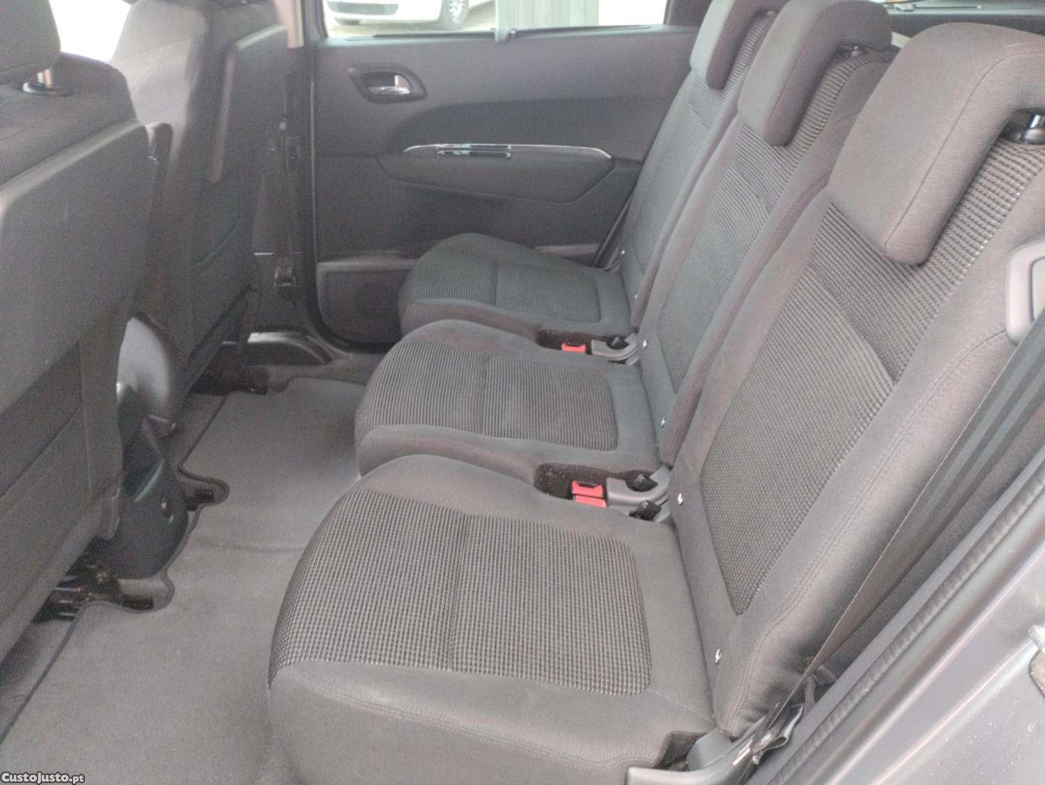 Peugeot 5008 Style 1.6Hdi de 120cv Nacional — fotografia 7