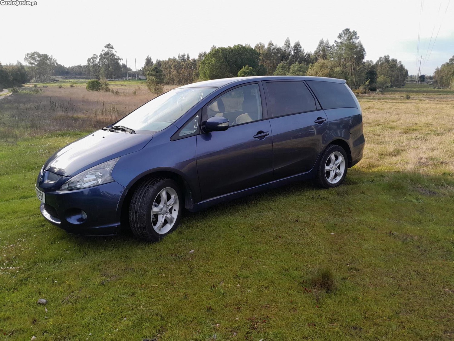 Mitsubishi Grandis 7 lugares — fotografia 4